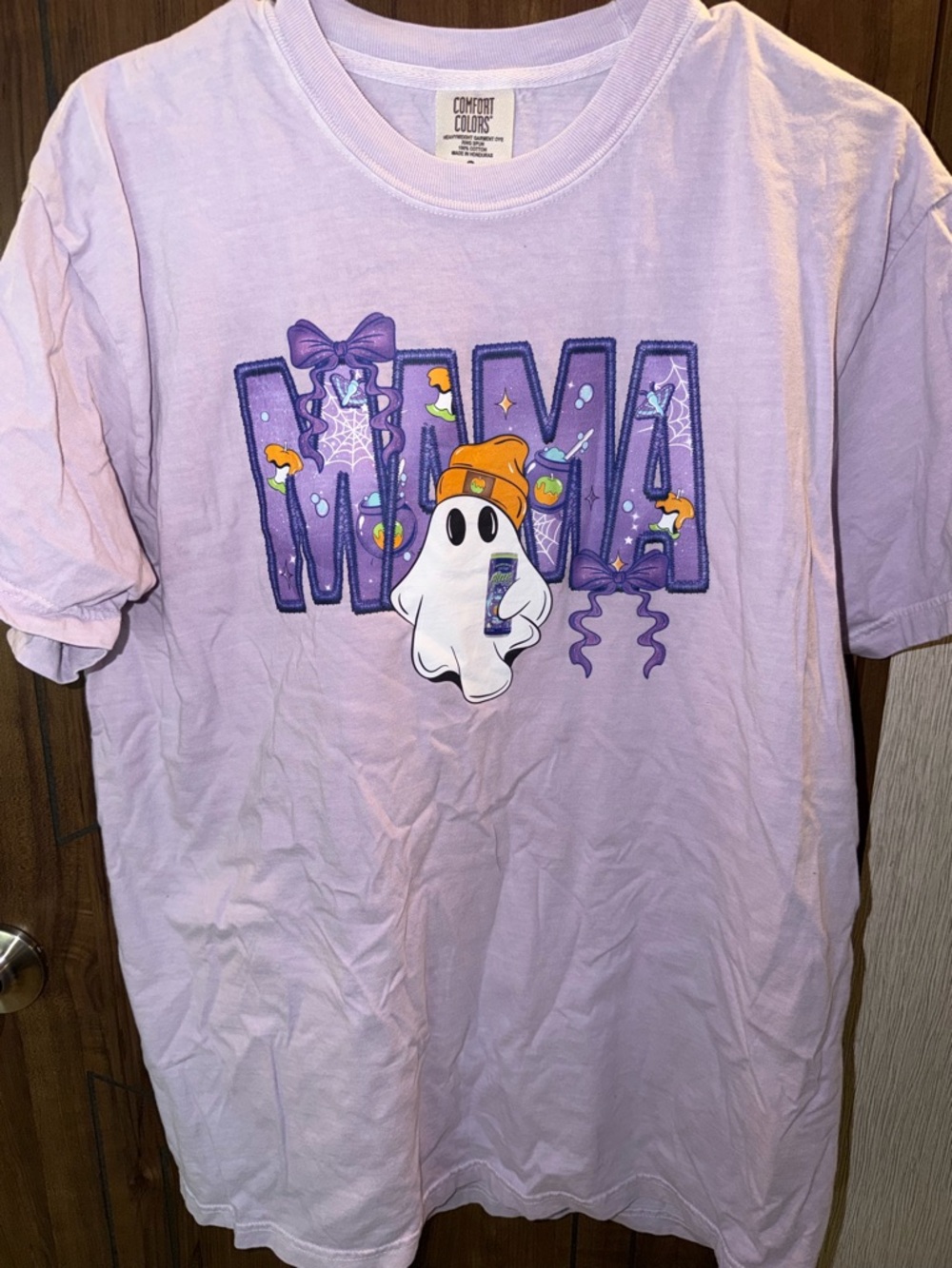 Lilac Mama Ghost Graphic Tee, size L
